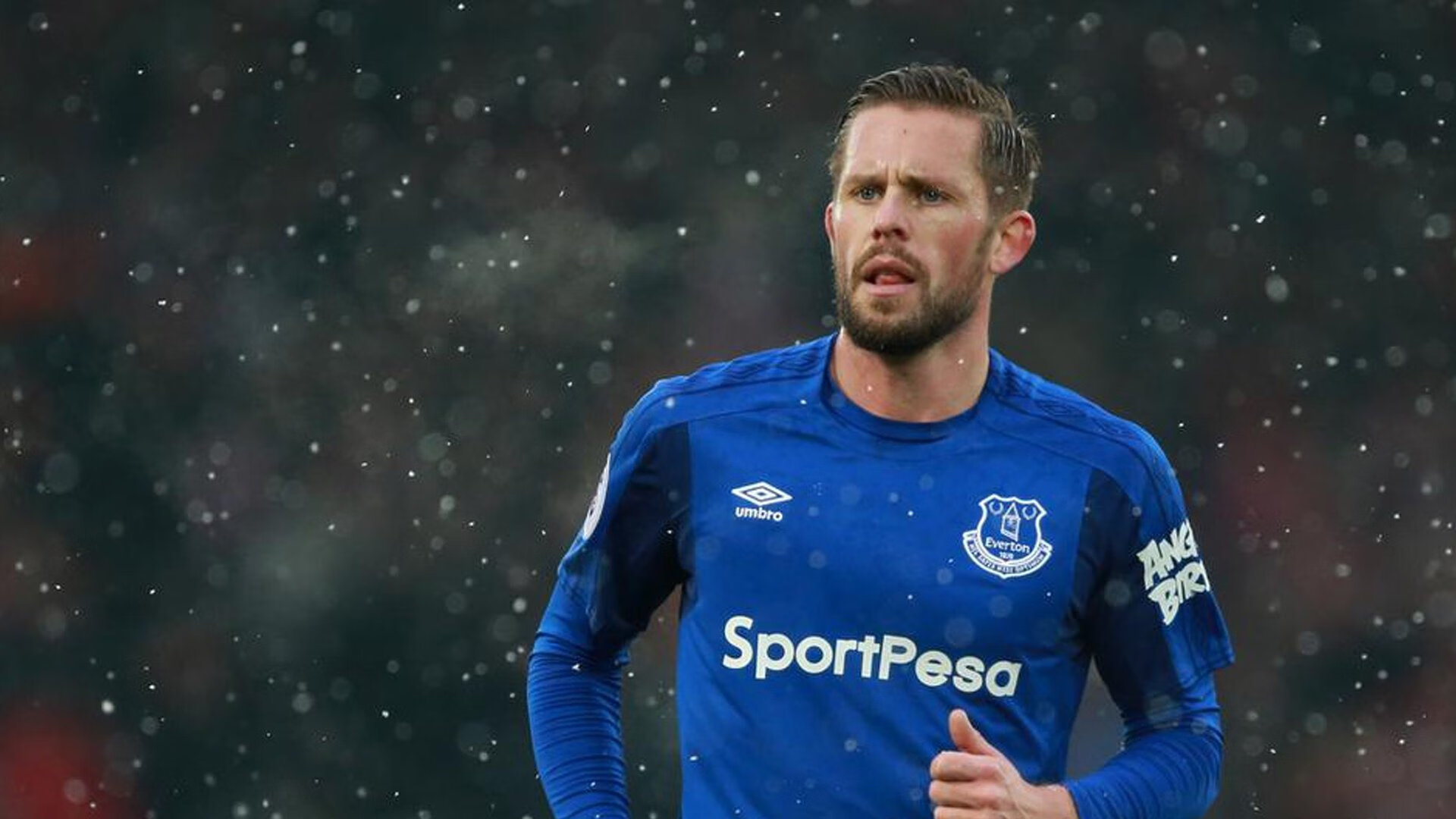 杨瀚森提升罚球命中率关键时刻保持冷静，杨瀚森身高