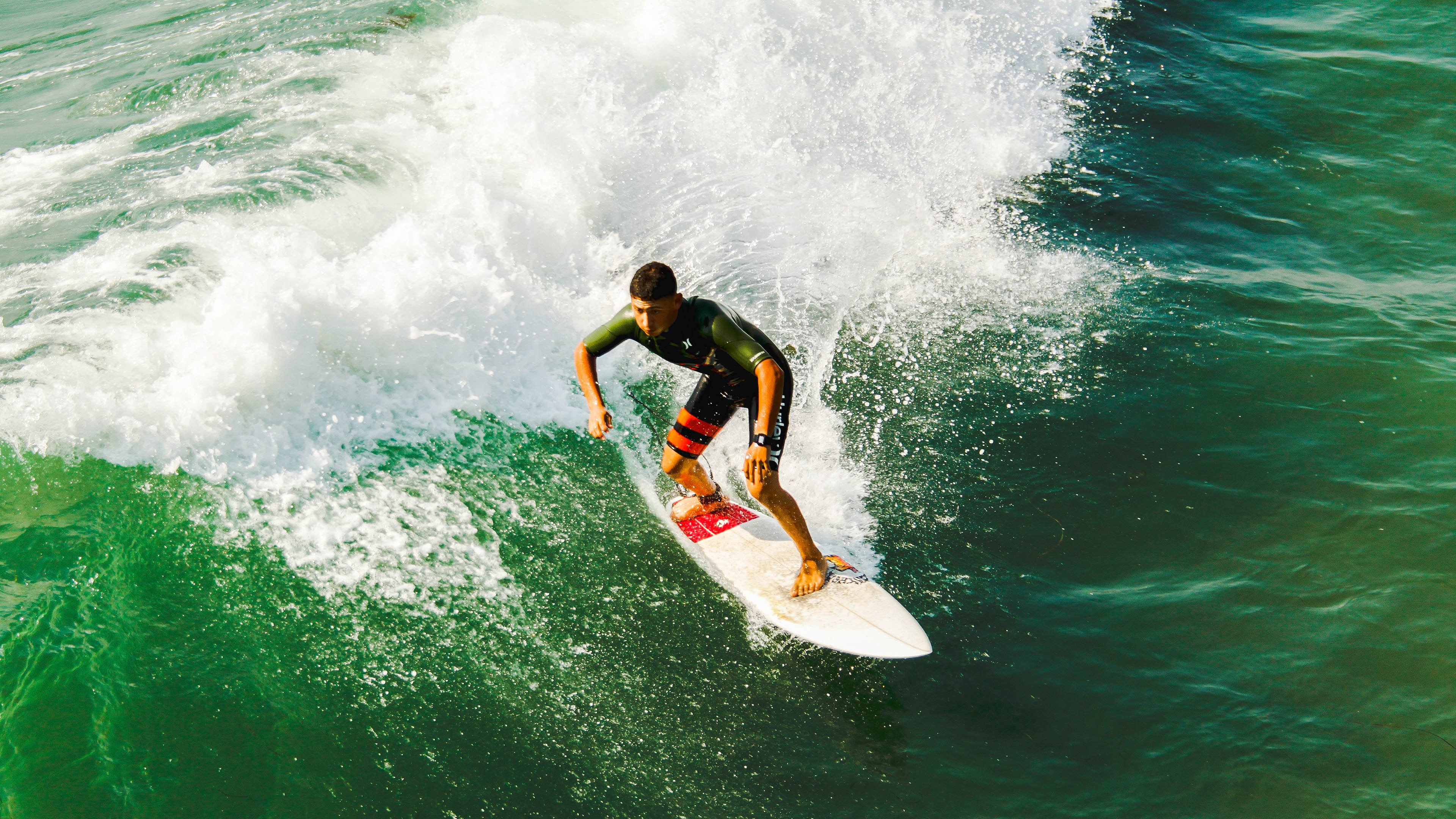 华体会官网入口-球员如何通过节奏突袭制造意外得分机会，节奏冲击